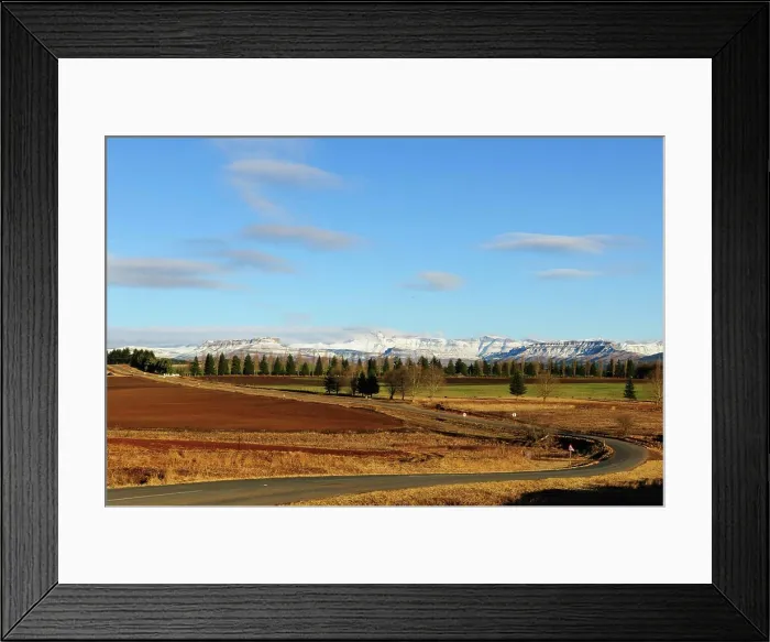 Framed Print : Scenery and Drakensberg Mountains on the P27-3 road near Nottingham Road KwaZulu Natal Midlands. South Africa