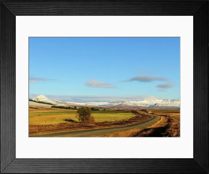 Framed Print : Scenery, Kamberg Mountain and Drakensberg on the P27-3 road near Nottingham Road KwaZulu Natal Midlands Framed Print : Scenery, Kamberg Mountain and Drakensberg on the P27-3 road near Nottingham Road KwaZulu Natal Midlands