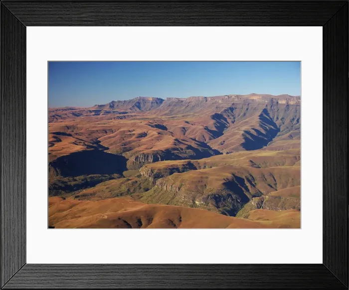 Framed Print : The Drakensberg from above Injisuthi looking towards Giants Castle Framed Print : The Drakensberg from above Injisuthi looking towards Giants Castle