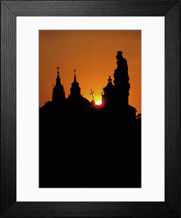 Framed Print : Silhouette of a bridge with buildings at sunset Framed Print : Silhouette of a bridge with buildings at sunset