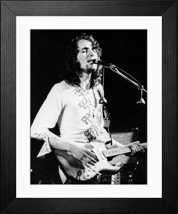 Framed Print : Roger Hodgson, Supertramp, Hammersmith Odeon, London 1975