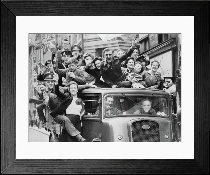 Framed Print : Ve Day Celebrations in London, 8 May 1945 A truck of revellers passing through the Strand, London Framed Print : Ve Day Celebrations in London, 8 May 1945 A truck of revellers passing through the Strand, London