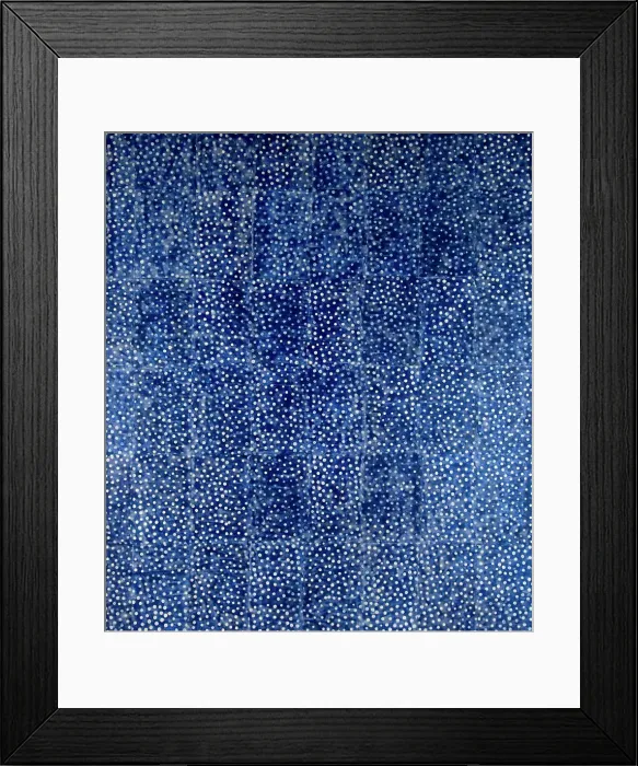 Framed Print : A multitude of white pearls stand out against a deep blue background creating an atmosphere of wonder and beauty
