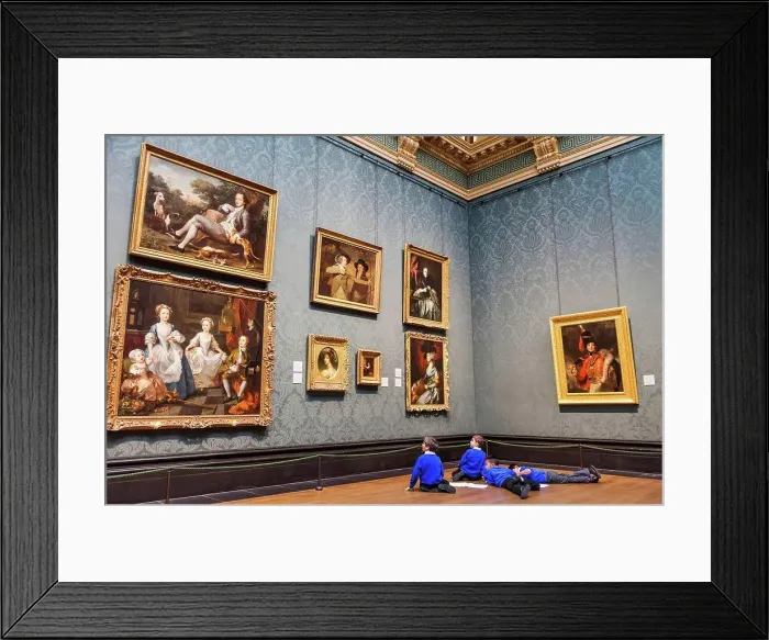 Framed Print : England, London, Trafalgar Square, National Gallery, Visiting Group of School Children Framed Print : England, London, Trafalgar Square, National Gallery, Visiting Group of School Children