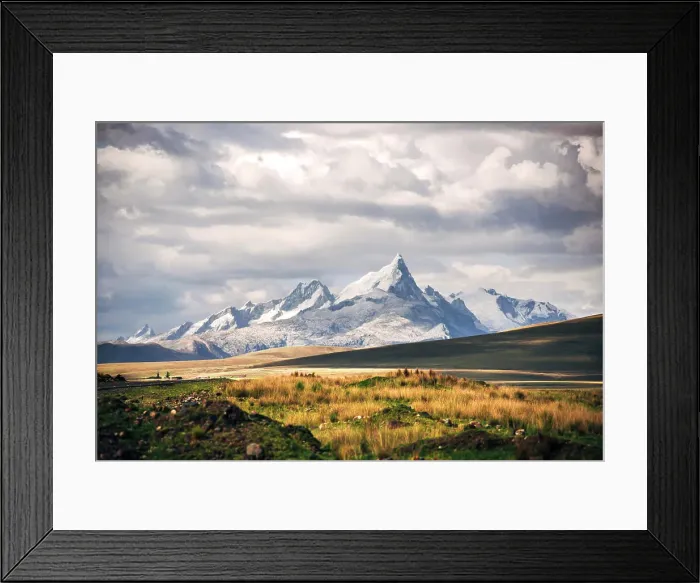 Framed Print : Bautiful snowy mountains in Huaraz, Peru, South America Framed Print : Bautiful snowy mountains in Huaraz, Peru, South America