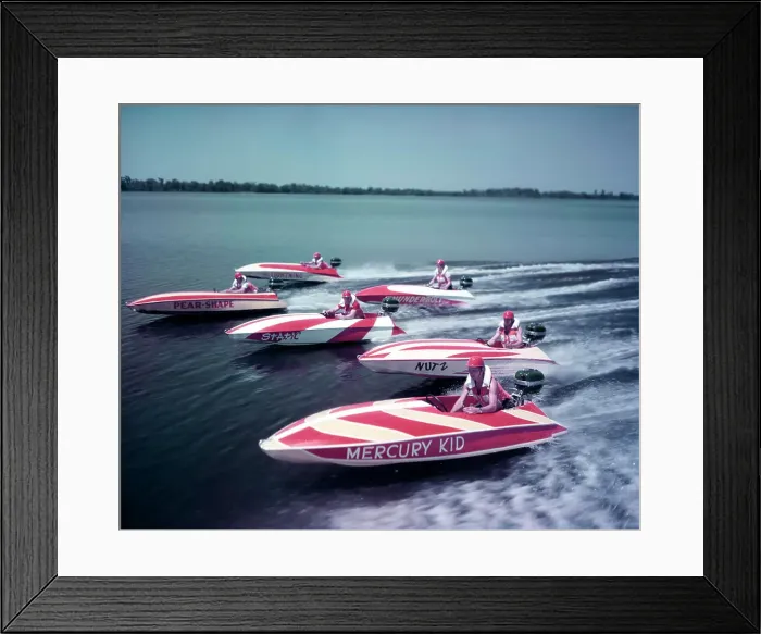 Framed Print : 1950S Speedboat Race Red And White Speedboats Racing On Water Framed Print : 1950S Speedboat Race Red And White Speedboats Racing On Water