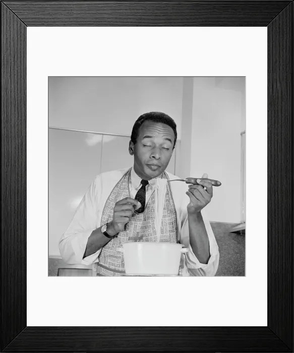 Framed Print : USA, Chef trying pasta from pan