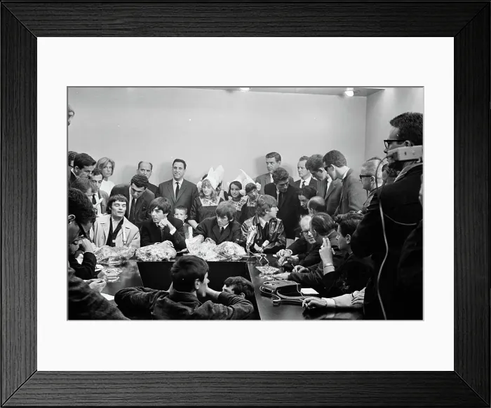 Framed Print : Anefo photo collection. Arrival Beatles at Schiphol Framed Print : Anefo photo collection. Arrival Beatles at Schiphol