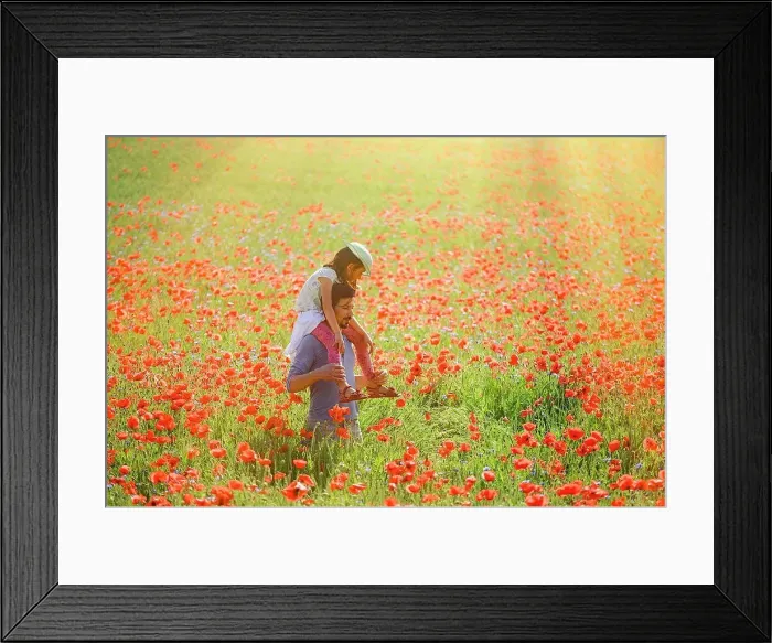 Framed Print : Father carrying daughter on shoulders in sunny idyllic rural field with red poppies Framed Print : Father carrying daughter on shoulders in sunny idyllic rural field with red poppies