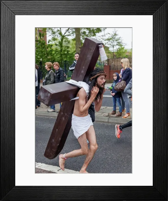 Framed Print : England, London, London Marathon, Asian Runner Dressed as Jesus Christ Framed Print : England, London, London Marathon, Asian Runner Dressed as Jesus Christ