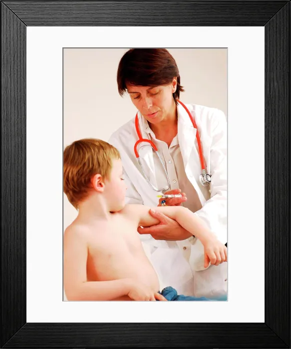 Framed Print : Medical consultation. 4 years old child Framed Print : Medical consultation. 4 years old child