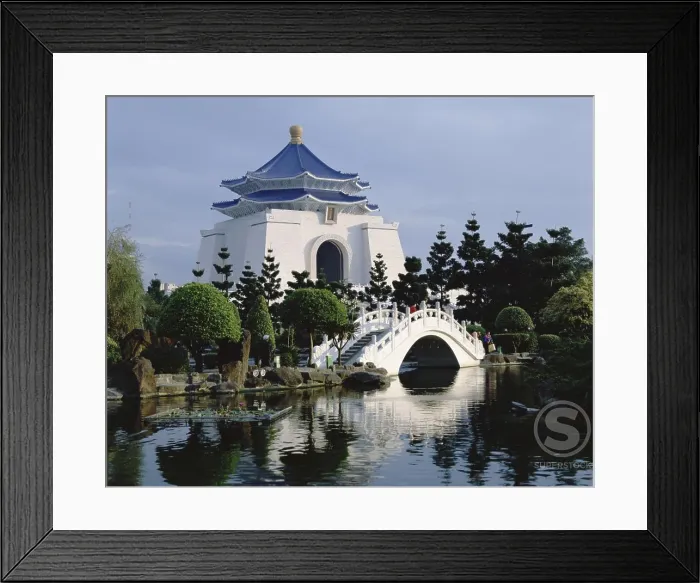 Framed Print : Chiang Kai-shek Memorial Hall Taipei Taiwan Framed Print : Chiang Kai-shek Memorial Hall Taipei Taiwan
