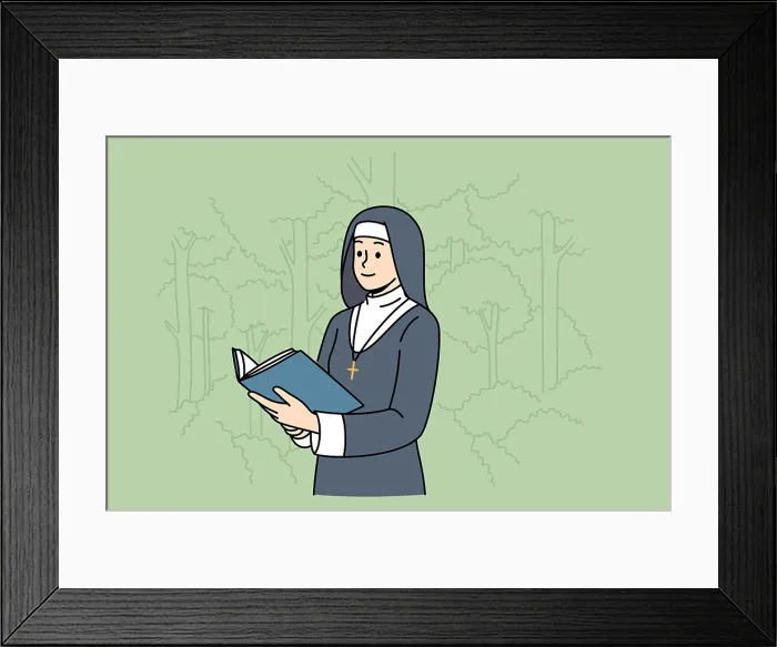 Framed Print : Frau Nonne mit heiligem Buch steht im Park Framed Print : Frau Nonne mit heiligem Buch steht im Park