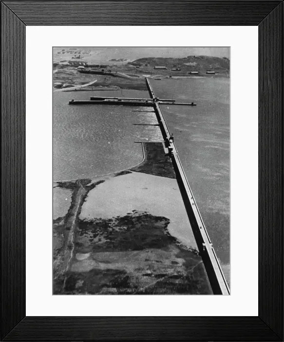 Framed Print : The Jebel Auliya Dam Framed Print : The Jebel Auliya Dam