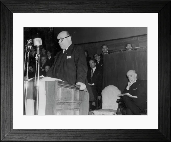 Framed Print : M. Paul-Henri Spaak speaking at the public meeting at the Kingsway Hall Framed Print : M. Paul-Henri Spaak speaking at the public meeting at the Kingsway Hall
