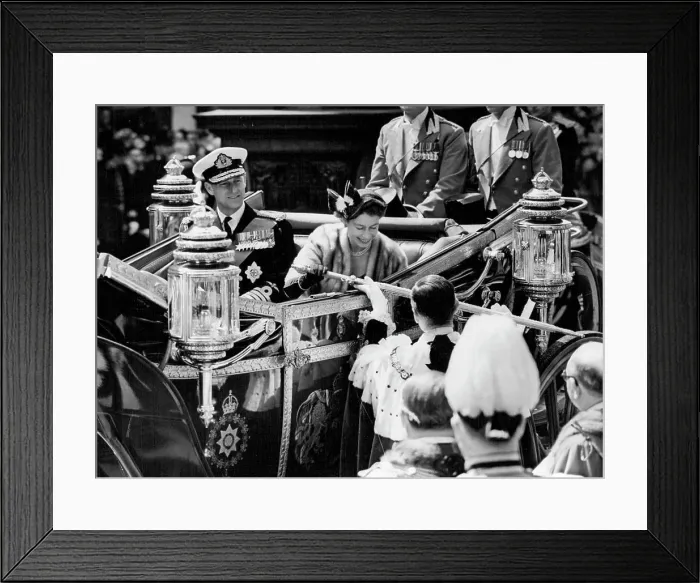 Framed Print : City Sword Presented To The Queen At Temple Bar - Traditional ceremony at Temple Bar Framed Print : City Sword Presented To The Queen At Temple Bar - Traditional ceremony at Temple Bar