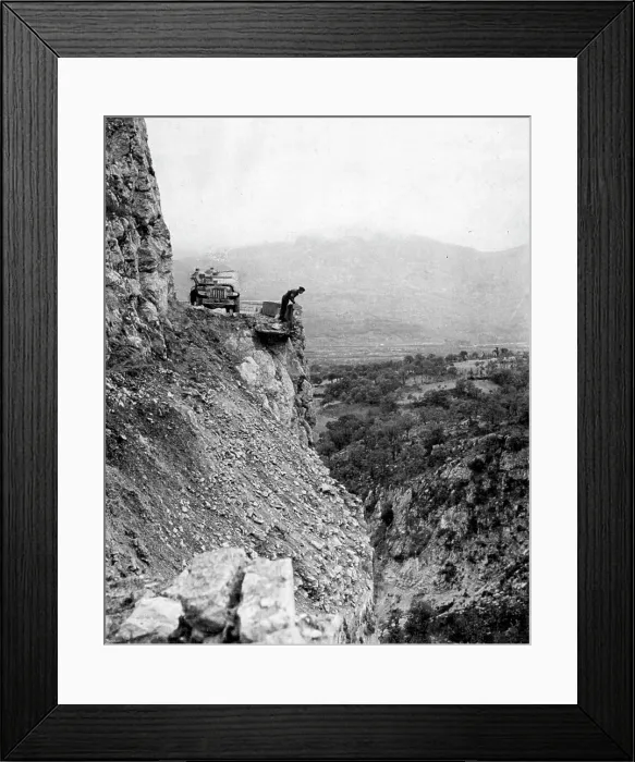 Framed Print : American Troops in Italy. February 14, 1944. (Photo by The Associated Press of Great Britain Ltd.) Framed Print : American Troops in Italy. February 14, 1944. (Photo by The Associated Press of Great Britain Ltd.)