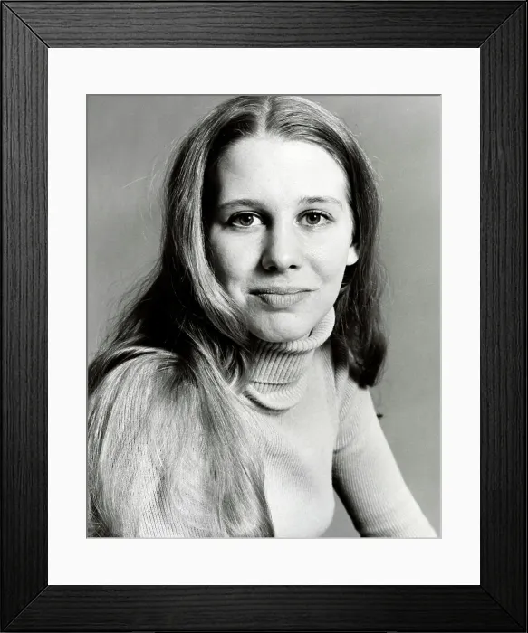 Framed Print : Studio portrait of young woman Framed Print : Studio portrait of young woman