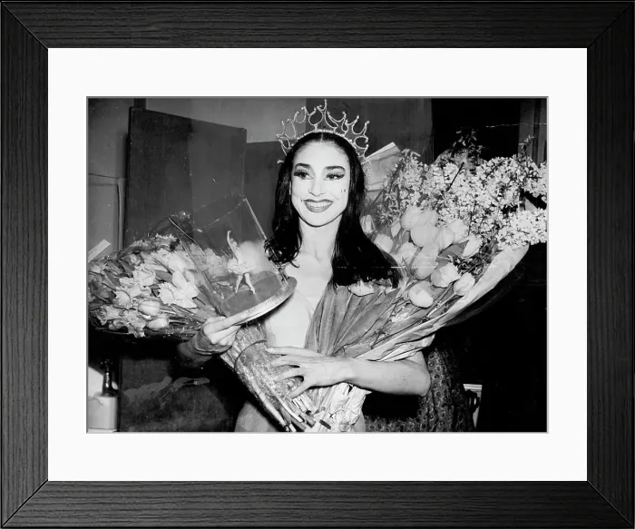 Framed Print : Partner For Don Quixote - 12 Encores For British Star -- Margot Fonteyn returning with an armful of flowers
