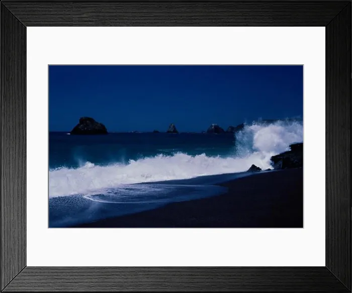 Framed Print : Waves crashing on the beach Framed Print : Waves crashing on the beach
