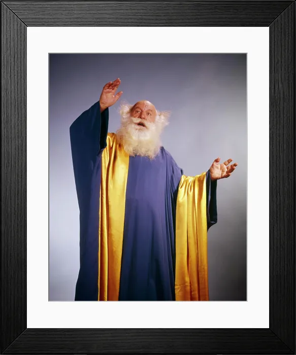 Framed Print : 1960s SENIOR MAN CHARACTER WHITE BEARD LONG BLUE AND GOLD ROBES ARMS RAISED PROPHET PREACHER MYSTIC SEER ORACLE FORTUNE Framed Print : 1960s SENIOR MAN CHARACTER WHITE BEARD LONG BLUE AND GOLD ROBES ARMS RAISED PROPHET PREACHER MYSTIC SEER ORACLE FORTUNE