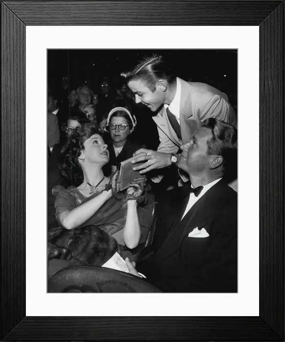 Framed Print : Autographs - Susan Hayward, Jers Barker. November 17, 1951 Framed Print : Autographs - Susan Hayward, Jers Barker. November 17, 1951