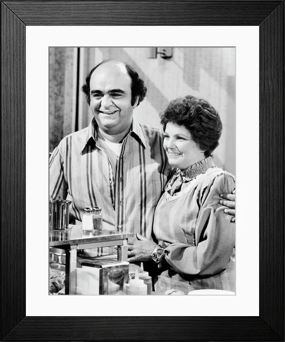 Framed Print : James Coco, Geraldine Brooks, on-set of the TV Series, 'The Dumplings', Sony Pictures Television, 1975