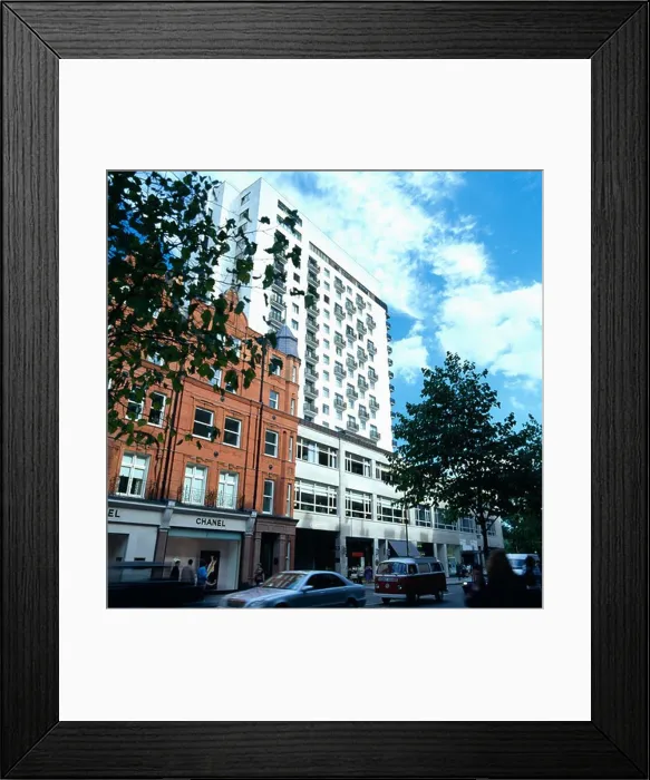 Framed Print : Long view of exterior of Chanel shop in Knightsbridge, London Framed Print : Long view of exterior of Chanel shop in Knightsbridge, London