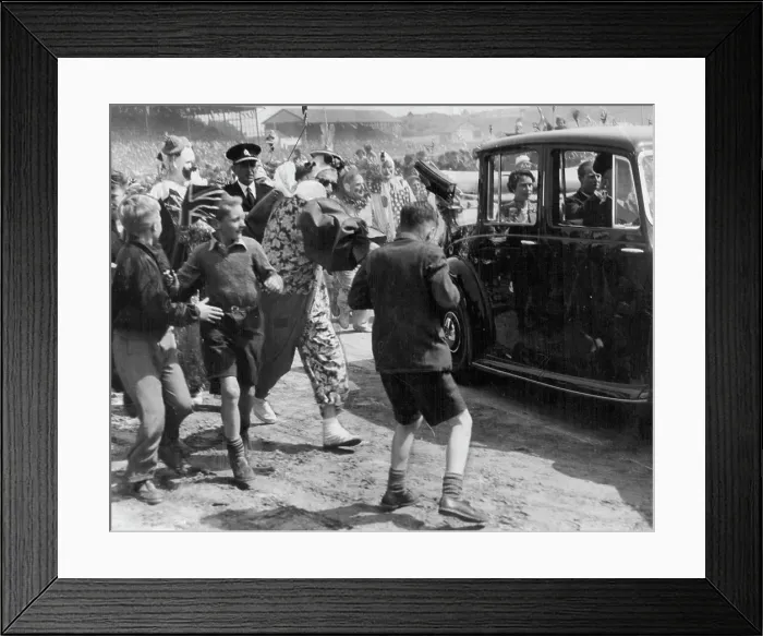 Framed Print : Dunedin (NZ) police had a hard task clearing the way for the Royal car Framed Print : Dunedin (NZ) police had a hard task clearing the way for the Royal car