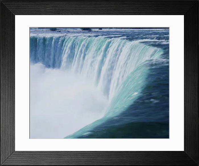 Framed Print : The Niagara River spilling over Horseshoe Falls, Niagara Falls, Ontario, Canada Framed Print : The Niagara River spilling over Horseshoe Falls, Niagara Falls, Ontario, Canada