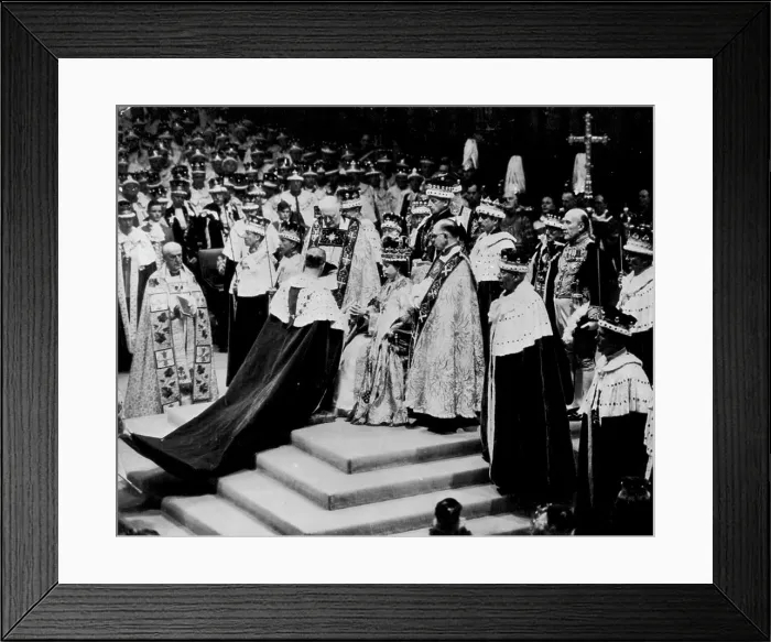 Framed Print : Duke Pays Homage To His Wife