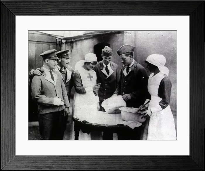 Framed Print : Patients helping nurses in the kitchen ca. 1910s