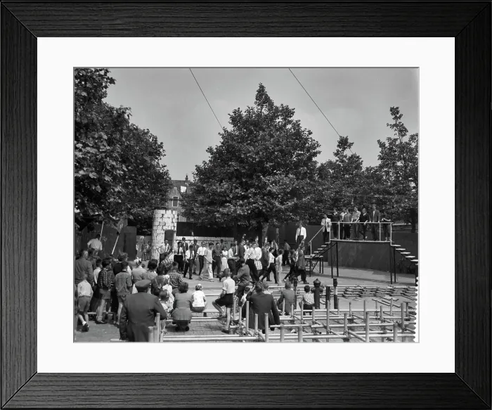 Framed Print : Anefo photo collection. Rehearsal ballet for the anniversary play in Delft. 30 June 1958. Delft, South Holland Framed Print : Anefo photo collection. Rehearsal ballet for the anniversary play in Delft. 30 June 1958. Delft, South Holland