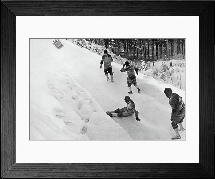 Framed Print : Bobsleigh, four-man bobsleigh, the Deutschland II bobsleigh makes its own way Framed Print : Bobsleigh, four-man bobsleigh, the Deutschland II bobsleigh makes its own way