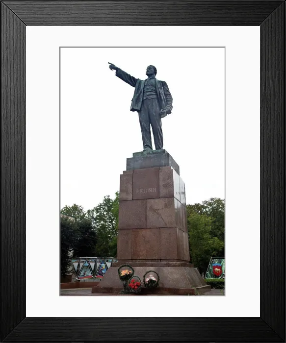 Framed Print : Belarus, Brest, Lenin Statue at Lenin Square Framed Print : Belarus, Brest, Lenin Statue at Lenin Square