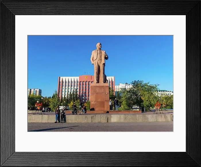 Framed Print : Lenin statue on Lenin square, Chita, Zabaykalsky Krai, Russia, Europe Framed Print : Lenin statue on Lenin square, Chita, Zabaykalsky Krai, Russia, Europe