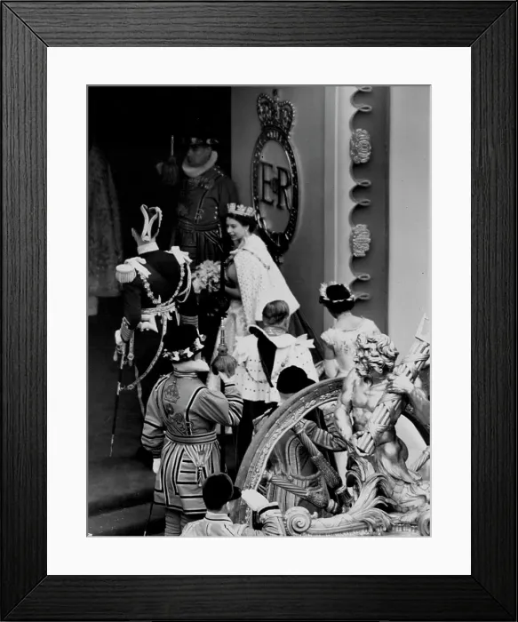 Framed Print : The Queen arriving at the West Entrance to Westminster Abbey where she was received by the Earl Marshal Framed Print : The Queen arriving at the West Entrance to Westminster Abbey where she was received by the Earl Marshal