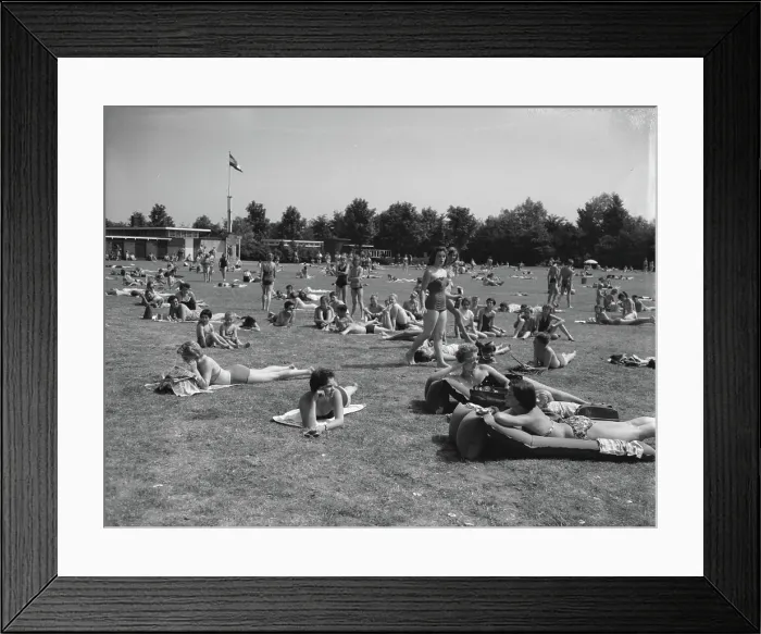 Framed Print : Anefo photo collection. Printed in the mirandabad. June 16, 1958 Framed Print : Anefo photo collection. Printed in the mirandabad. June 16, 1958