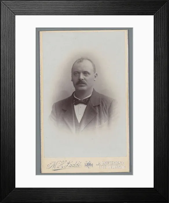 Framed Print : Portrait Angel Wolders (x Jaantje Kronenburg)