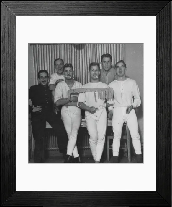 Framed Print : Ten consultant men on f 3 sitting with a muck mud Framed Print : Ten consultant men on f 3 sitting with a muck mud