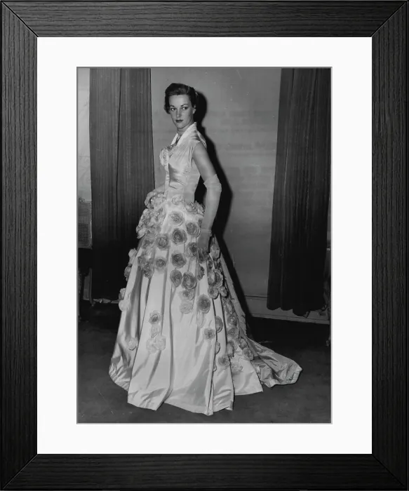Framed Print : Hartnell's Autumn Collection -- 'Scottish Rose' in pink and white taffeta Bespattered with pale pink roses Framed Print : Hartnell's Autumn Collection -- 'Scottish Rose' in pink and white taffeta Bespattered with pale pink roses