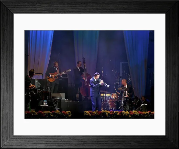 Framed Print : Klassisches Open Air Framed Print : Klassisches Open Air