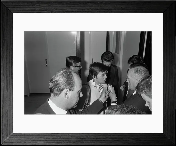 Framed Print : Anefo photo collection. Arrival Prof. dr. Rave at Schiphol after 10 years of Middle East. June 7, 1967 Framed Print : Anefo photo collection. Arrival Prof. dr. Rave at Schiphol after 10 years of Middle East. June 7, 1967