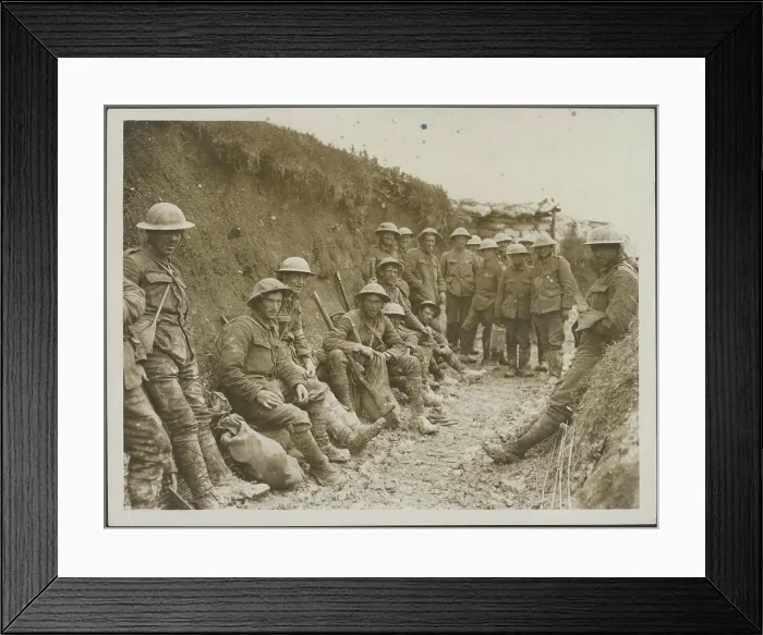 Framed Print : Photo collection First World War. Scene in a British Trench Before Advance. 1914-1918} Framed Print : Photo collection First World War. Scene in a British Trench Before Advance. 1914-1918}