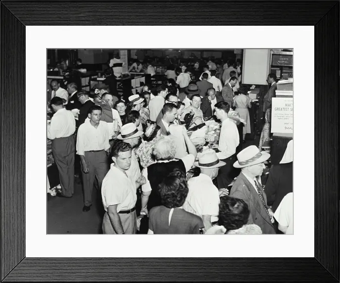 Framed Print : Vintage photograph. R.H. Macy department store Framed Print : Vintage photograph. R.H. Macy department store