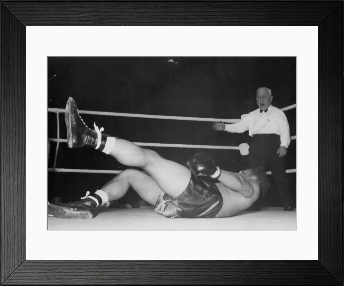 Framed Print : Randolph Turpin retained his British Empire light-heavyweight championship and won the British title Framed Print : Randolph Turpin retained his British Empire light-heavyweight championship and won the British title