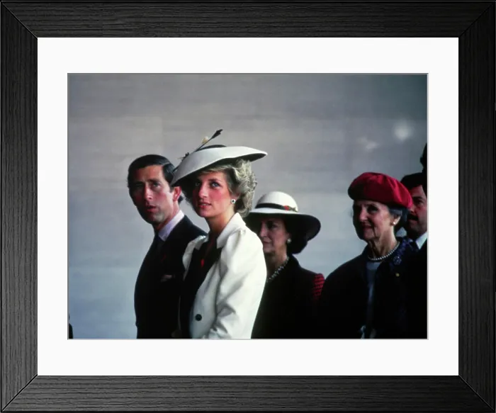 Framed Print : Princess Diana and Prince Charles tour the National Gallery of Art Framed Print : Princess Diana and Prince Charles tour the National Gallery of Art