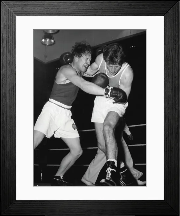 Framed Print : Getting It In The Neck - Punkten (left) and Nitzschke Framed Print : Getting It In The Neck - Punkten (left) and Nitzschke