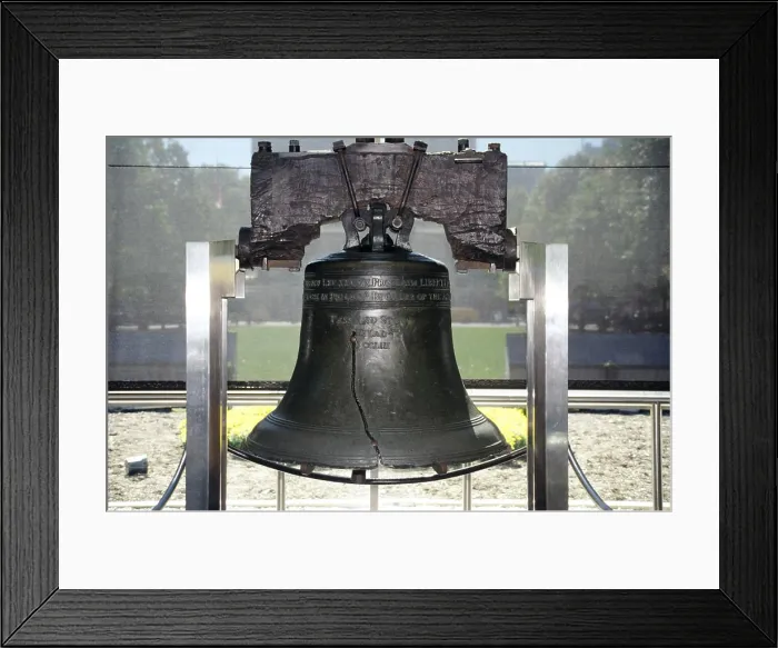 Framed Print : LIBERTY BELL PHILADELPHIA PENNSYLVANIA USA Framed Print : LIBERTY BELL PHILADELPHIA PENNSYLVANIA USA