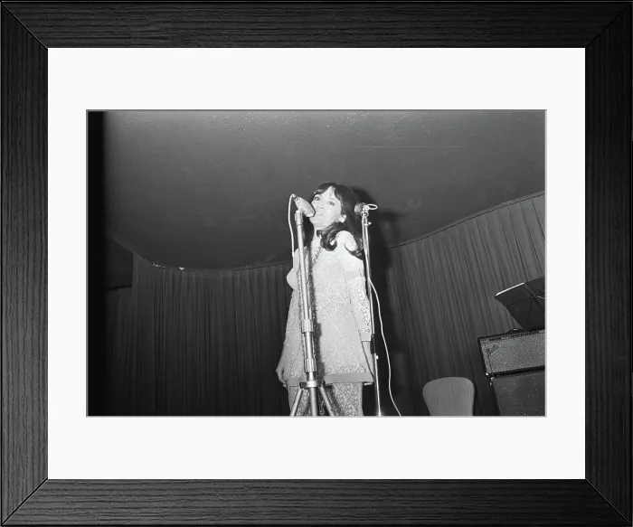 Framed Print : Anefo photo collection. Paul van Vliet receives Golden LP Framed Print : Anefo photo collection. Paul van Vliet receives Golden LP